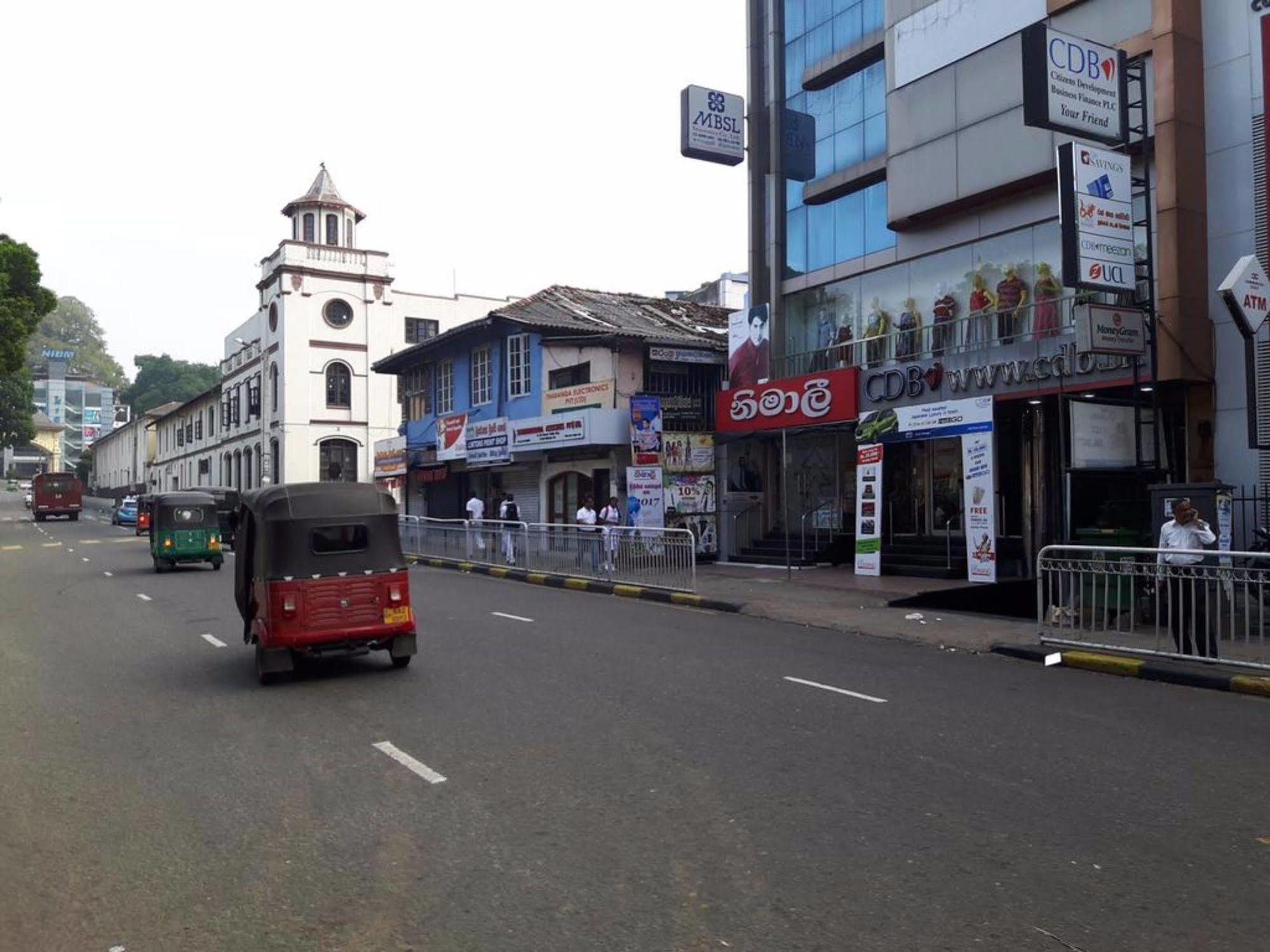Meili Lanka City Hotel Kandy Ngoại thất bức ảnh