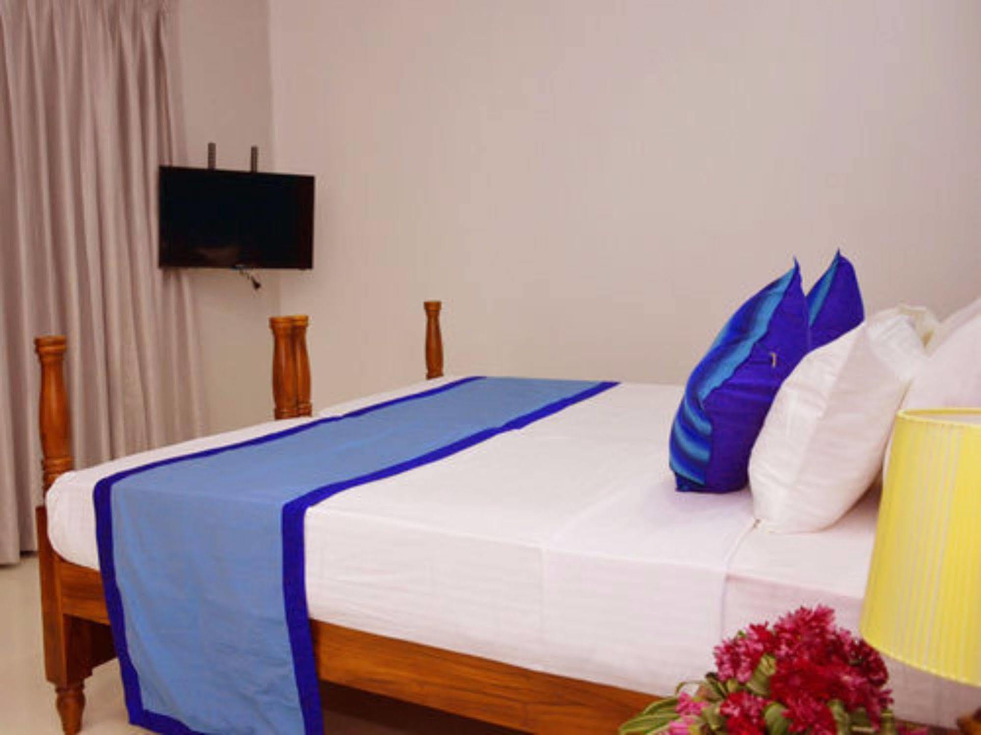 Meili Lanka City Hotel Kandy Ngoại thất bức ảnh