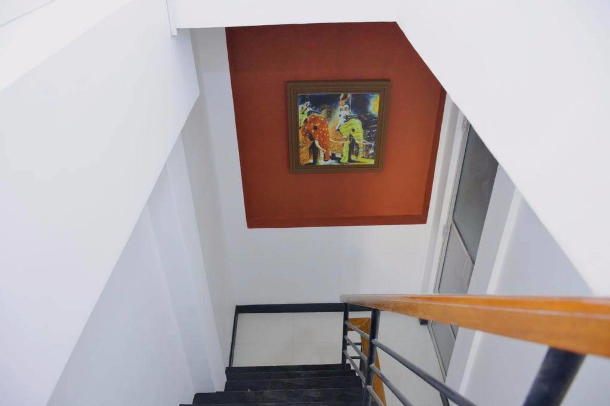 Meili Lanka City Hotel Kandy Ngoại thất bức ảnh